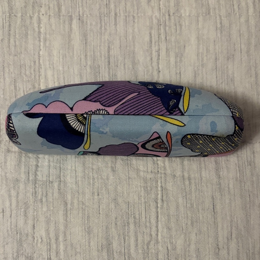 Vera Bradley Butterfly Design Hard Shell Eye Glasses Case - Picture 5 of 8